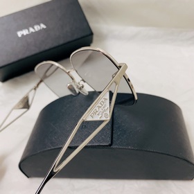 Детальные изображения Солнцезащитные очки Prada  Модель： SPR22