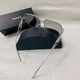 Детальные изображения Солнцезащитные очки Prada  Модель： SPR22