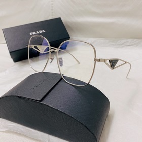 Солнцезащитные очки Prada Модель： SPR22 Размер： 58-16-140