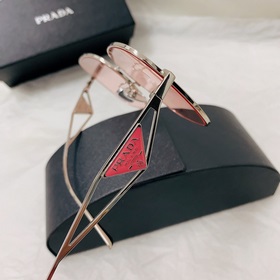 Солнцезащитные очки Prada Модель： SPR22 Размер： 58-16-140
