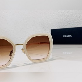 Prada Модель： SPR 53Y Размер： 53/21-138