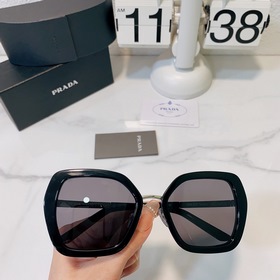 Prada Модель： SPR 53Y Размер： 53/21-138