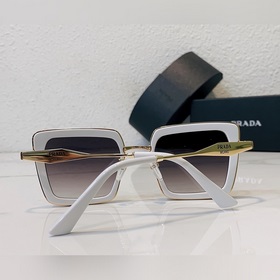 Prada Размеры： 52х19-145
