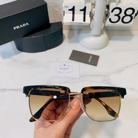 Prada Модель： SPR08Y Размер： 54х16-145
