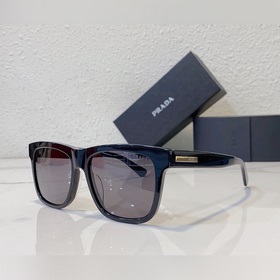 Prada Модель： SPR 32Y Размер： 55х19-145