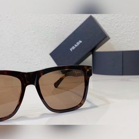 Prada Модель： SPR 32Y Размер： 55х19-145
