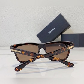 Prada Модель： SPR 32Y Размер： 55х19-145