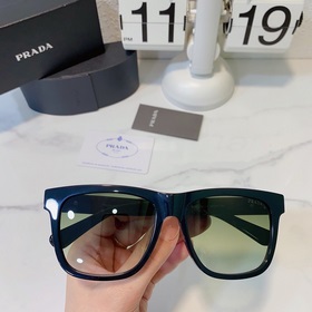 Prada Модель： SPR 32Y Размер： 55х19-145
