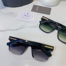 Prada Модель： SPR 32Y Размер： 55х19-145