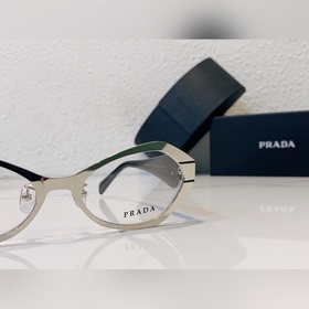 Модель Prada： PR 93YV Размер： 55 x 18 x 145.