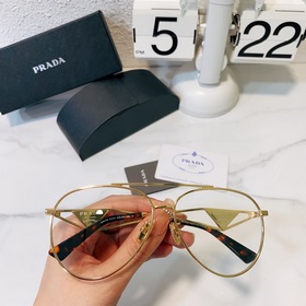 Солнцезащитные очки PRADA, модель Pilot, с двойной дужкой и треуг