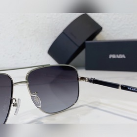 Prada PR113, квадратная форма Размер： 61-14-142