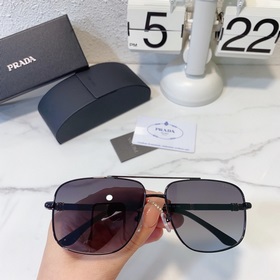 Prada PR113, квадратная форма Размер： 61-14-142