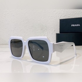 Prada Модель： SPR31W Размер： 56/16-145