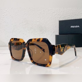 Prada Модель： SPR31W Размер： 56/16-145
