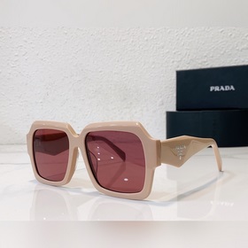 Prada Модель： SPR31W Размер： 56/16-145