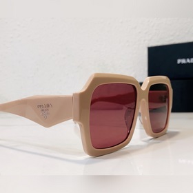 Prada Модель： SPR31W Размер： 56/16-145