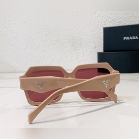 Prada Модель： SPR31W Размер： 56/16-145