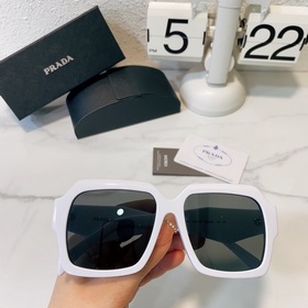 Prada Модель： SPR31W Размер： 56/16-145