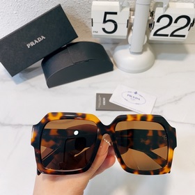 Prada Модель： SPR31W Размер： 56/16-145