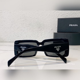 Prada Модель： SPR30W Размер： 56х17-145