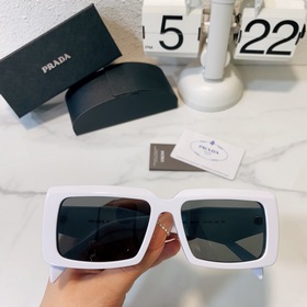 Prada Модель： SPR30W Размер： 56х17-145