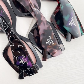 Эти очки Prada действительно очень привлекают внимание. Когда зак