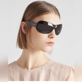Prada SPR 30Y Размер： 68 x 13 x 120