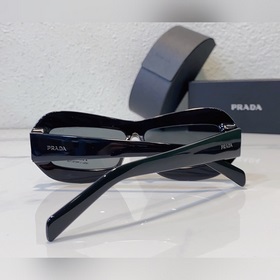 Prada SPR 30Y Размер： 68 x 13 x 120
