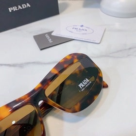 Prada SPR 30Y Размер： 68 x 13 x 120