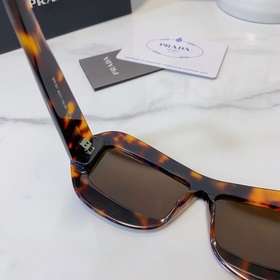 Prada SPR 30Y Размер： 68 x 13 x 120