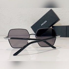 PRADA  Модель： PR56YS Размер： 57-19-145