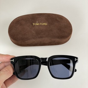 Tom Ford Модель： TF0751 Размер： 50 22 145 Высококачественная опр