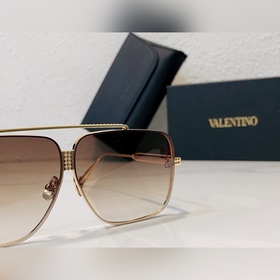 VALENTINO VLS191 Трехсторонние заклепки на дужках очков Размер 6