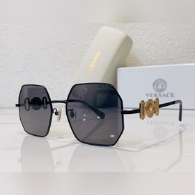 VERSACE Модель： VE2248 Размер： 58/19-145