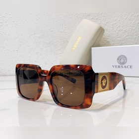 VERSACE Модель： VE4405 Размер： 54х22-140