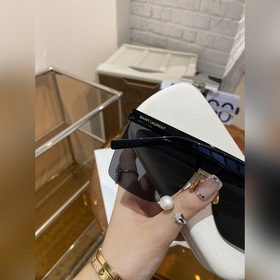 Детали SAINT LAURENT YSL 537
