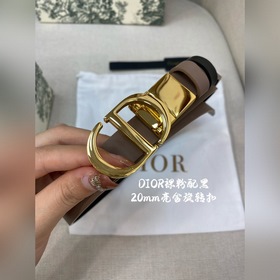 Новая коллекция Dior на официальном сайте. Модель с подиума. Созд