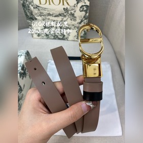 Новая коллекция Dior на официальном сайте. Модель с подиума. Созд