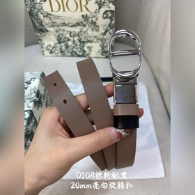 Новая коллекция Dior на официальном сайте. Модель с подиума. Созд