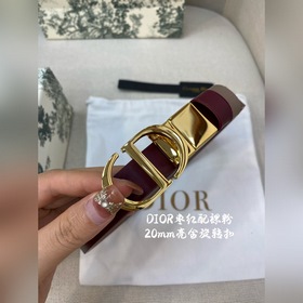 Новая коллекция Dior на официальном сайте. Модель с подиума. Созд