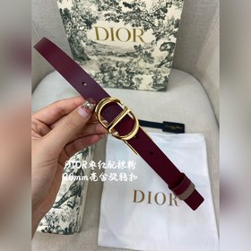 Новая коллекция Dior на официальном сайте. Модель с подиума. Созд