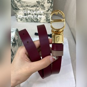 Новая коллекция Dior на официальном сайте. Модель с подиума. Созд