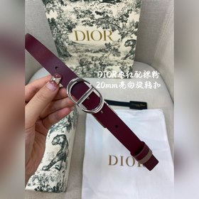 Новая коллекция Dior на официальном сайте. Модель с подиума. Созд