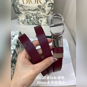 Новая коллекция Dior на официальном сайте. Модель с подиума. Созд