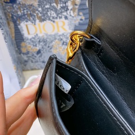 dior30 Montaigne CD поясная пряжка Внутренняя сторона украшена ло