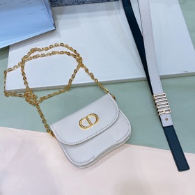 dior30 Montaigne CD пряжка для ремня Внутренняя сторона украшена 