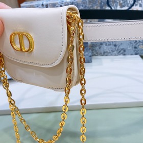 dior30 Montaigne CD пряжка для ремня Внутренняя сторона украшена 