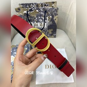 Новая коллекция Dior на официальном сайте. Модель с подиума. Созд
