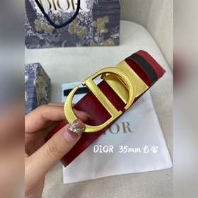 Новая коллекция Dior на официальном сайте. Модель с подиума. Созд